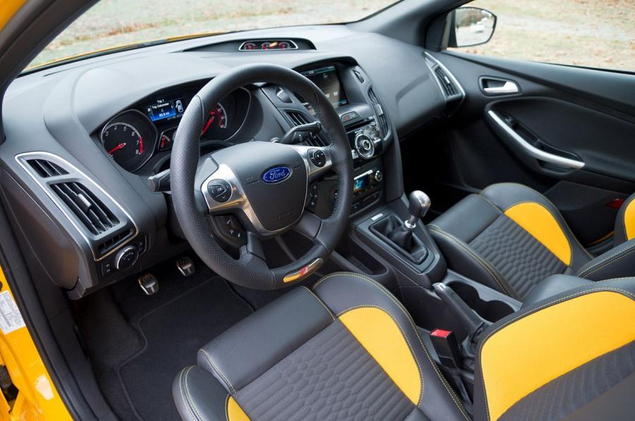  Ford Focus ST 2013 года  (фото 24 из 92)